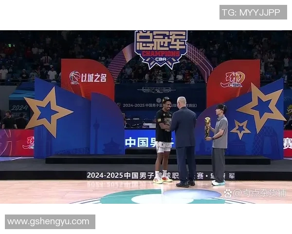 广厦男篮全队备战CBA季后赛，冲击总冠军