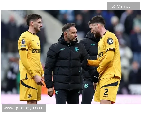 曼联3比0击败纽卡斯尔,继续保持英超不败纪录,佩雷拉建功制胜 曼联3比0击败纽卡斯尔,继续保持英超不败纪录,佩雷拉建功制胜