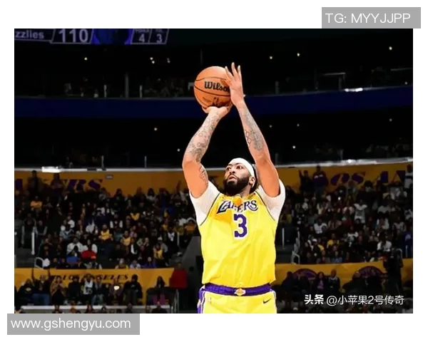 湖人队主场轰动!詹姆斯带伤砍下三双助球队逆转取胜 湖人队主场轰动!詹姆斯带伤砍下三双助球队逆转取胜